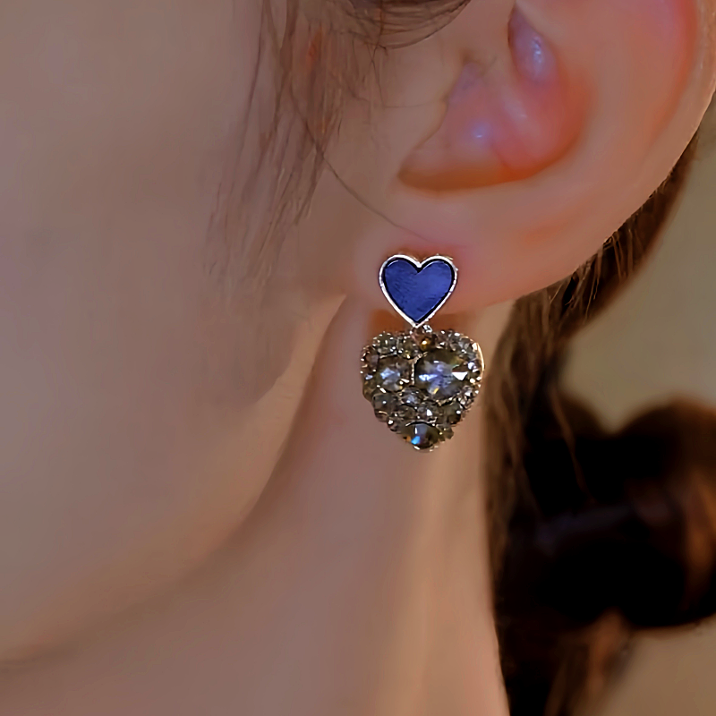 14K Gold-Plated Elegan Black Heart Rhinestone Earrings