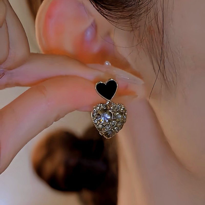 14K Gold-Plated Elegan Black Heart Rhinestone Earrings