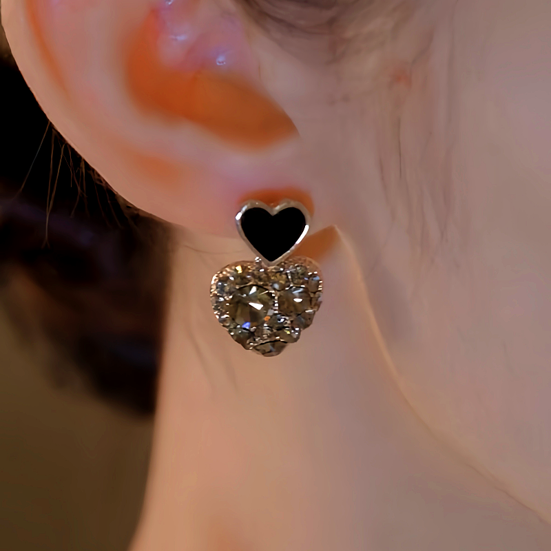 14K Gold-Plated Elegan Black Heart Rhinestone Earrings