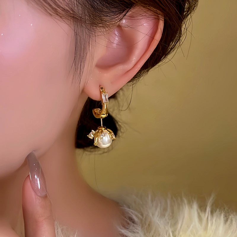 14K Gold-Plated Elegant Pearl Earrings