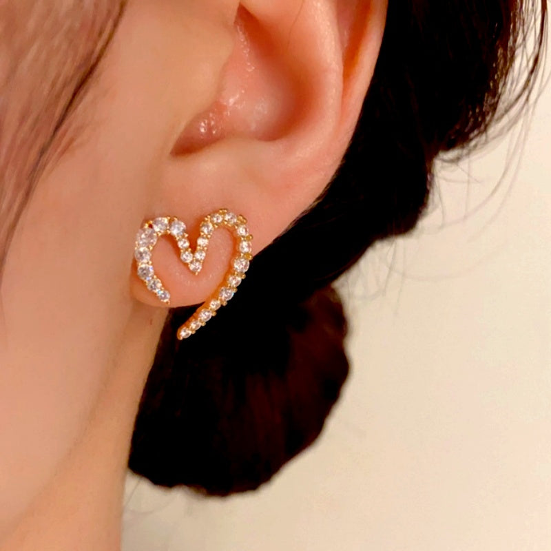 14K Gold-Plated Elegant Zircon Heart Studs