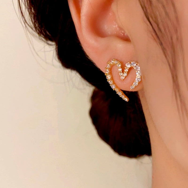 14K Gold-Plated Elegant Zircon Heart Studs