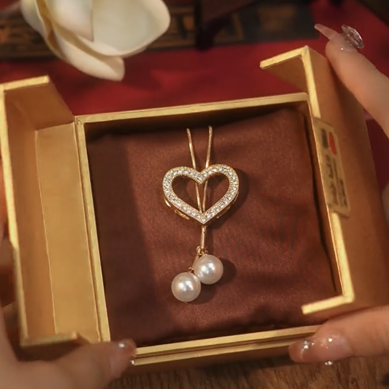 14K Gold-Plated Hollow Heart Pearl Necklace