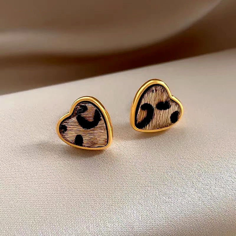 14K Gold-Plated Leopard Print Small Heart Stud Earrings