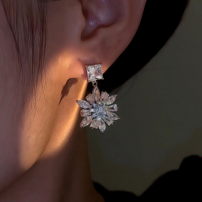 14K Gold-Plated Zircon Flower Earrings