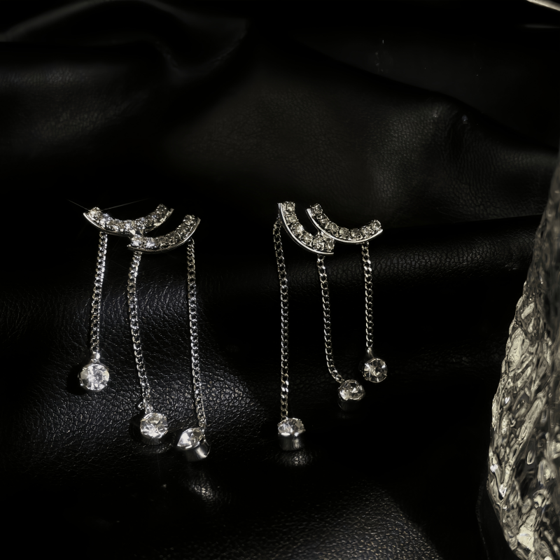 14K Gold-plated Elegant Diamond Smile Tassel Earrings