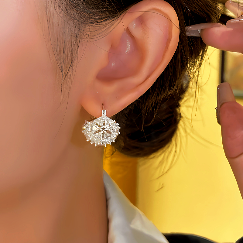 14K Gold-plated Elegant Ice Flower Cradle Earrings