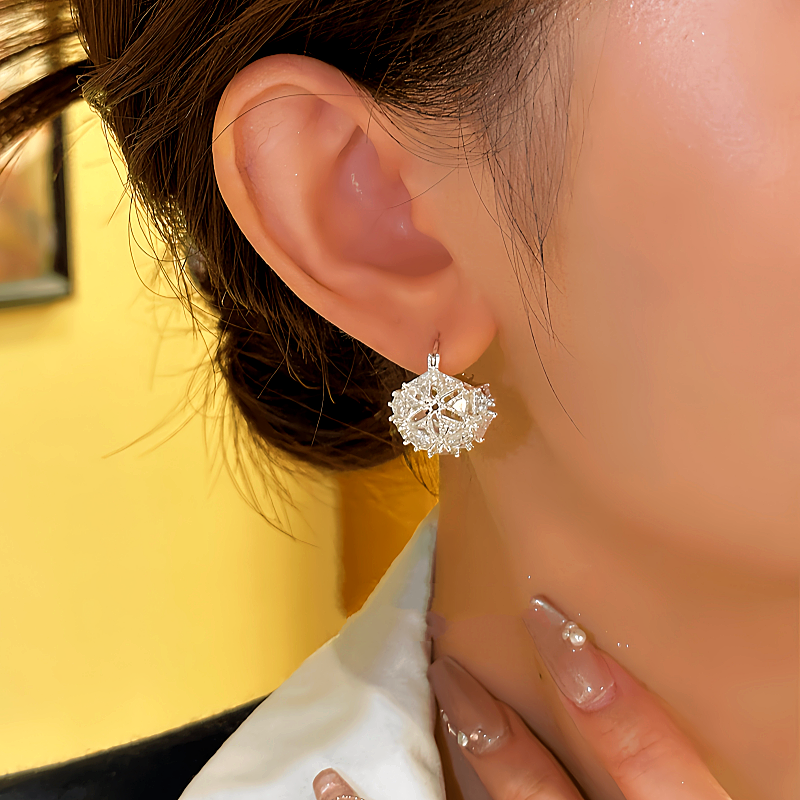 14K Gold-plated Elegant Ice Flower Cradle Earrings