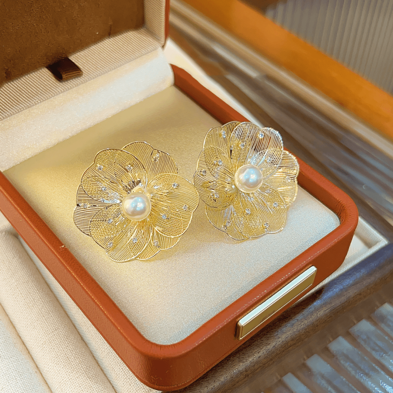 14K Gold-plated Elegant Pearl Flower Earrings