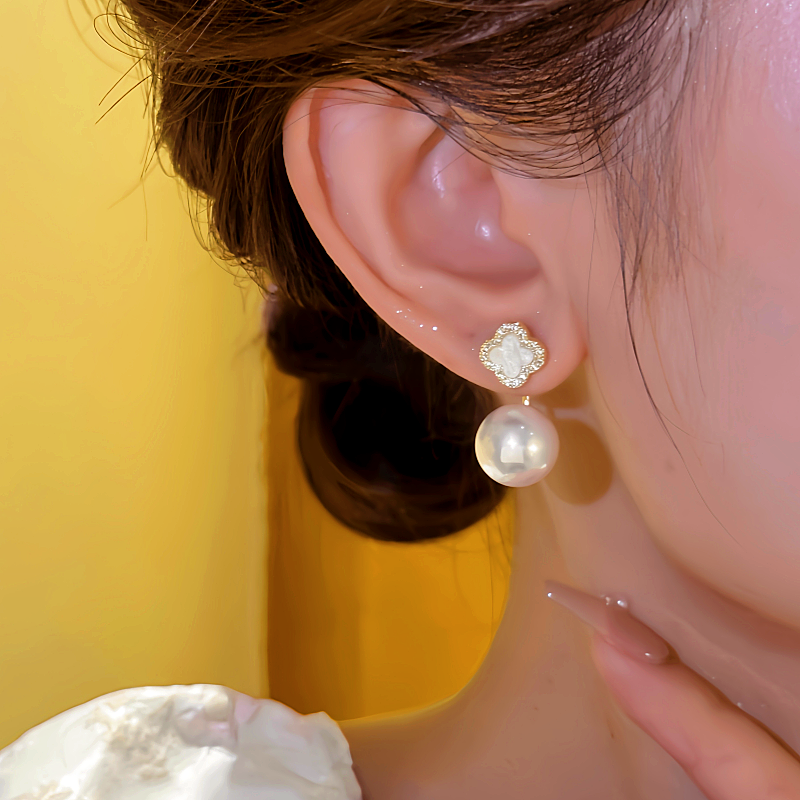 14K Gold-plated Elegant Two-Piece Four-Leaf Clover Pearl Earrings