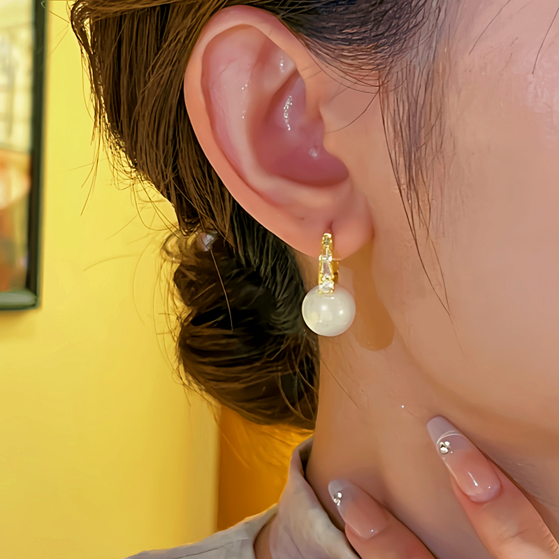14K Gold-plated Elegant Zircon Shell Pearl Earrings