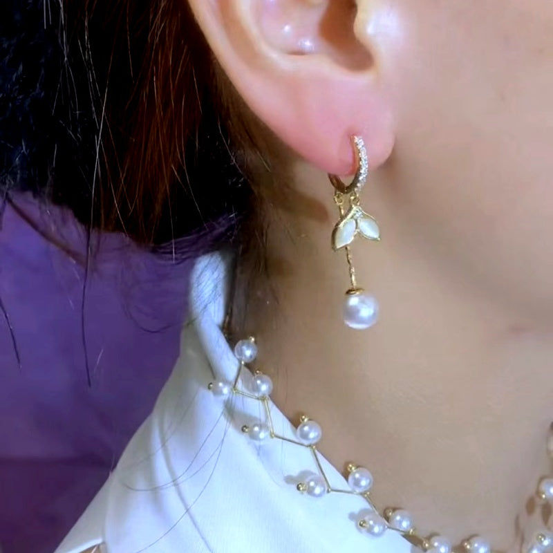 14K Gold-plated Fishtail Pearl Earrings