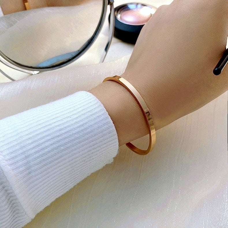 14K Gold-plated Hollow Bracelets