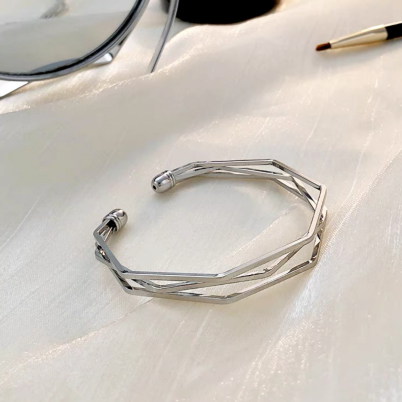 14K Gold-plated Hollow Bracelets