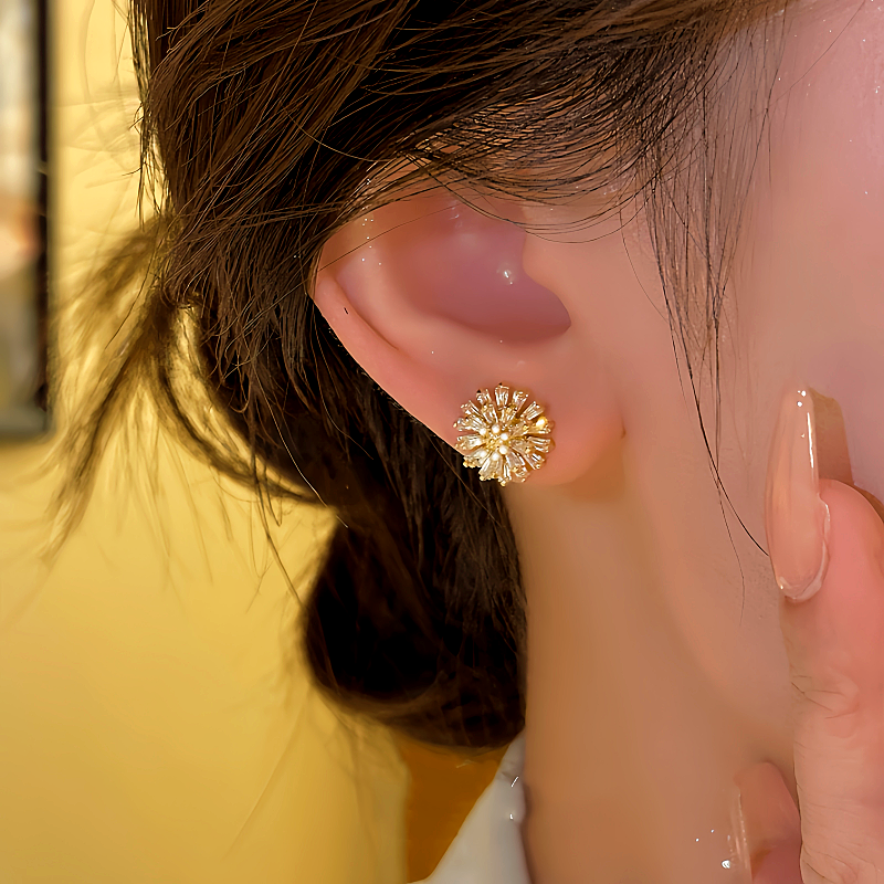 14K Gold-plated Luxury Daisy Flower Stud Earrings
