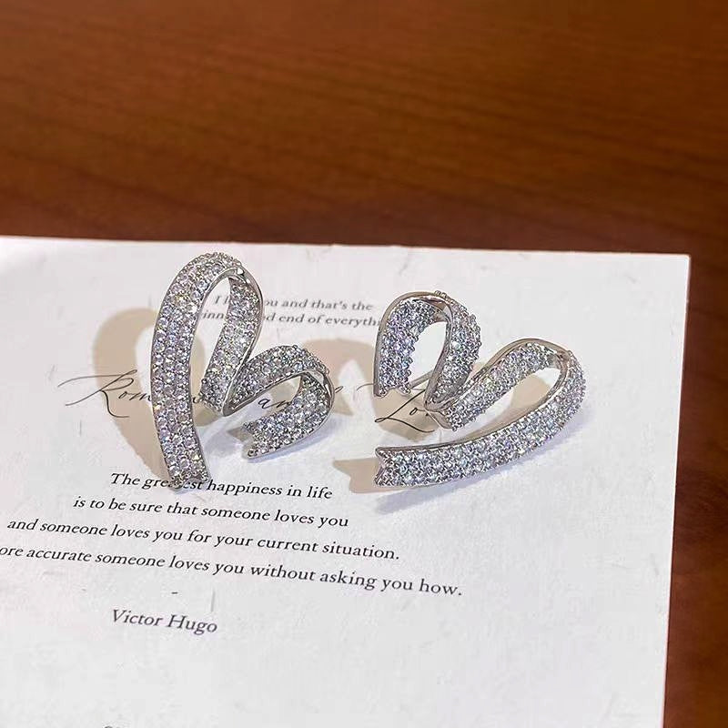18K Gold-Plated Elegant Zircon Heart Studs