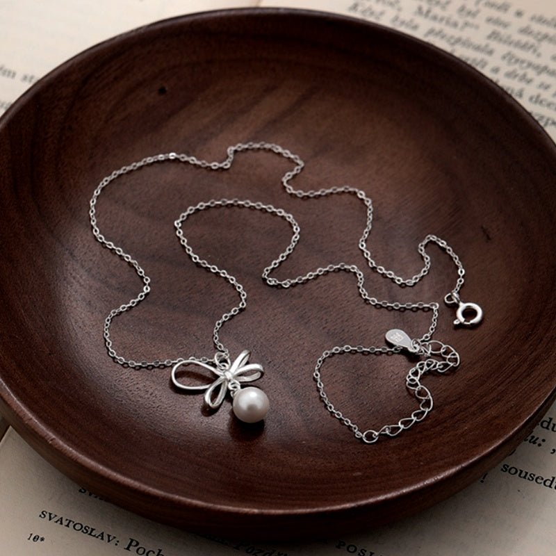 Sterling Silver Elegant Bow Pearl Necklace