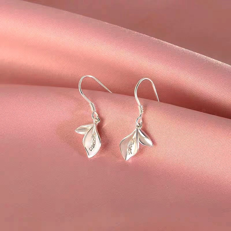 Sterling Silver Elegant Petal Earrings