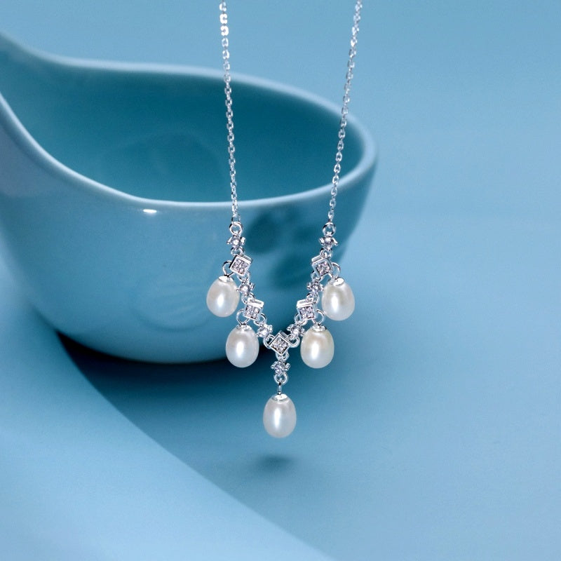 Sterling Silver Luxury Diamond-Set Qurora Pearl Necklaces