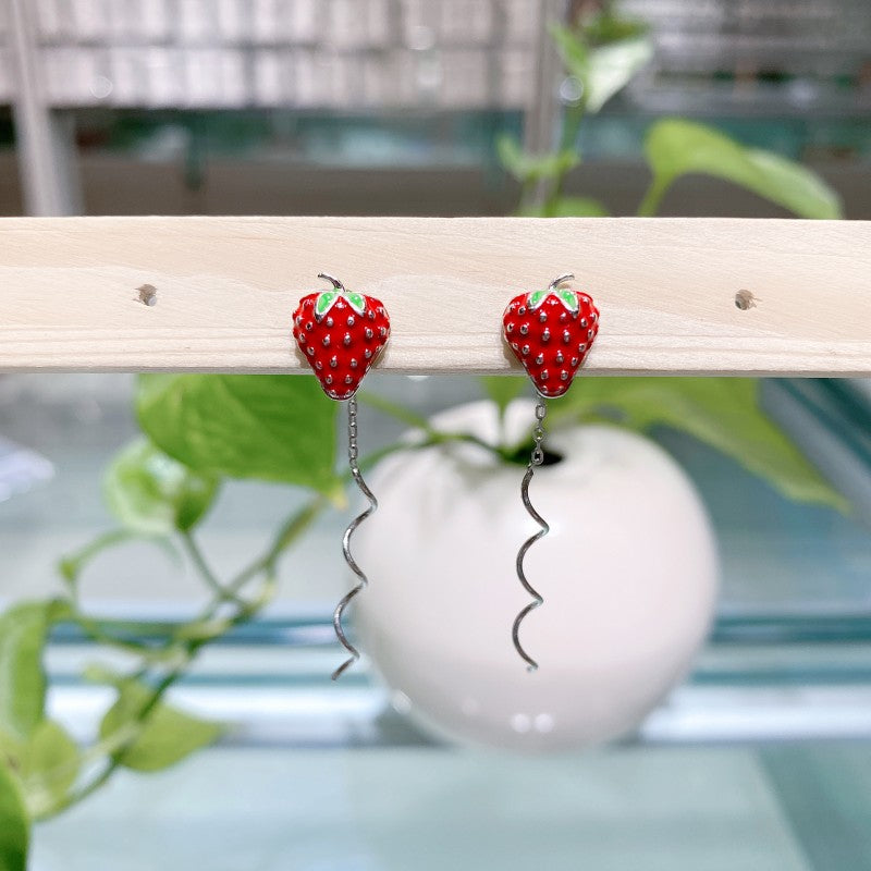 Sterling Silver Wavy Strawberry Threader Earrings