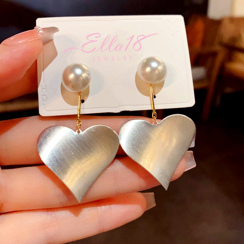 14K Gold-Plated Elegant Simple Exaggerated Metal Heart Pearl Earrings