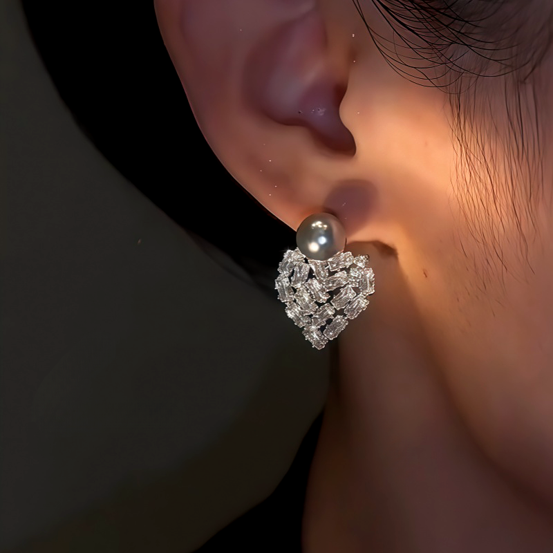 14K Gold-Plated Zircon Crystal Heart Gray Pearl Earrings