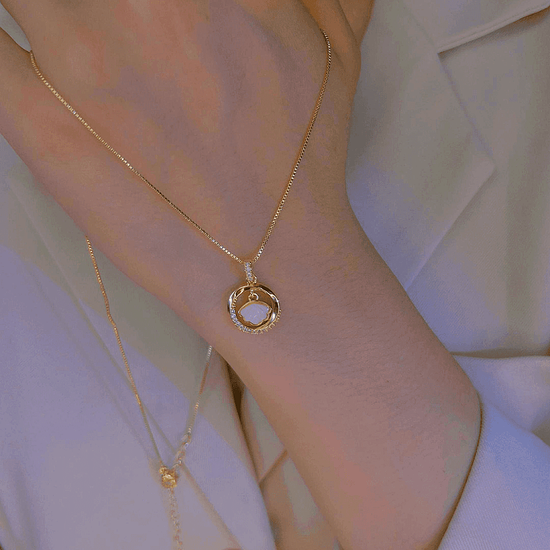 14K Gold-Plated Zircon Shell-Shaped Dynamic Circle Necklaces