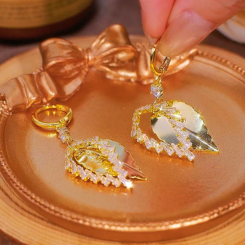 14K Gold-plated Diamond-Plated Geometric Leaf Earrings