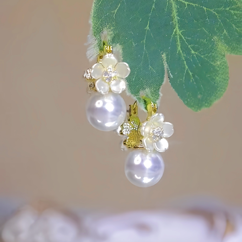 14K Gold-plated Double-Sided Shell Flower Pearl Earrings