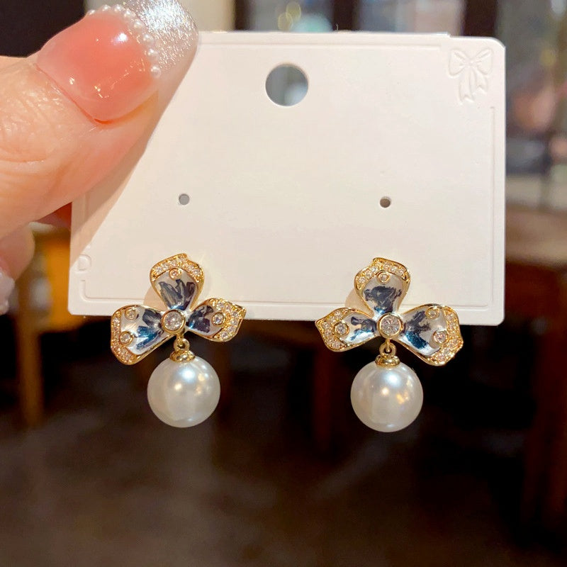 14K Gold-plated Simple Flower Pearl Earrings