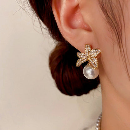 14K Gold-plated Zircon Leaf Pearl Earrings