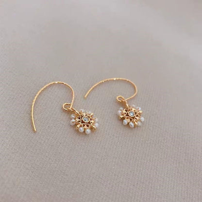 18K Gold-plated Rice Grain Natural Freshwater Pearl Lace Flower Zircon Earrings