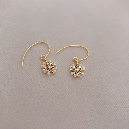 18K Gold-plated Rice Grain Natural Freshwater Pearl Lace Flower Zircon Earrings