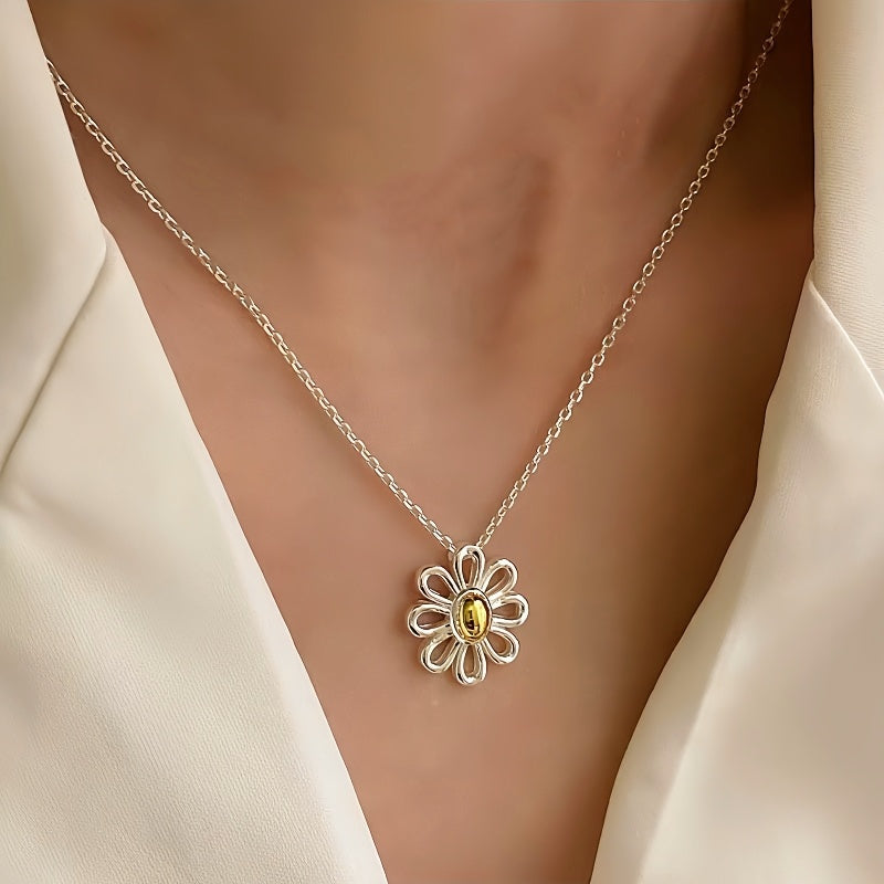 Sterling Silver Contrast Daisy Necklace