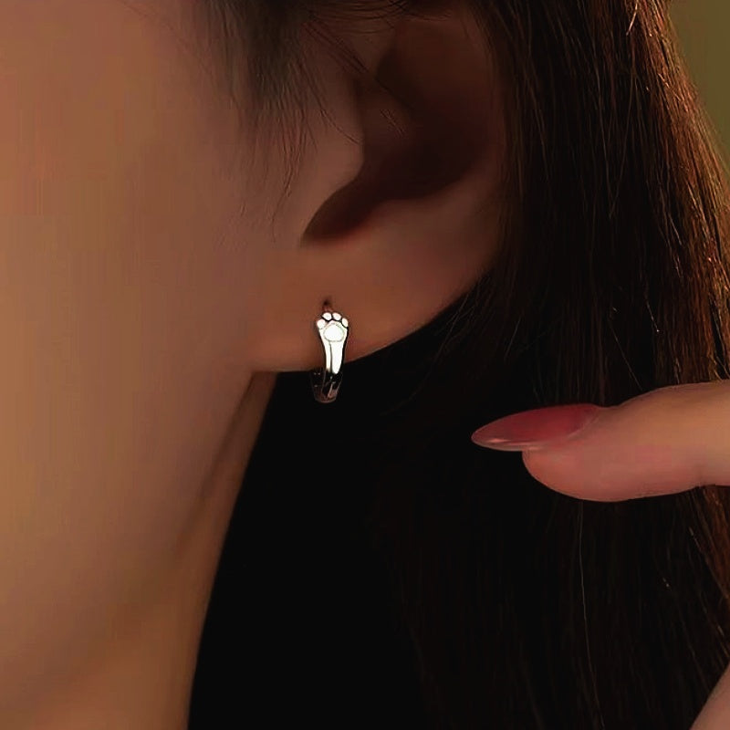 Sterling Silver Cute And Elegant Cat Claw Hoop Earrings