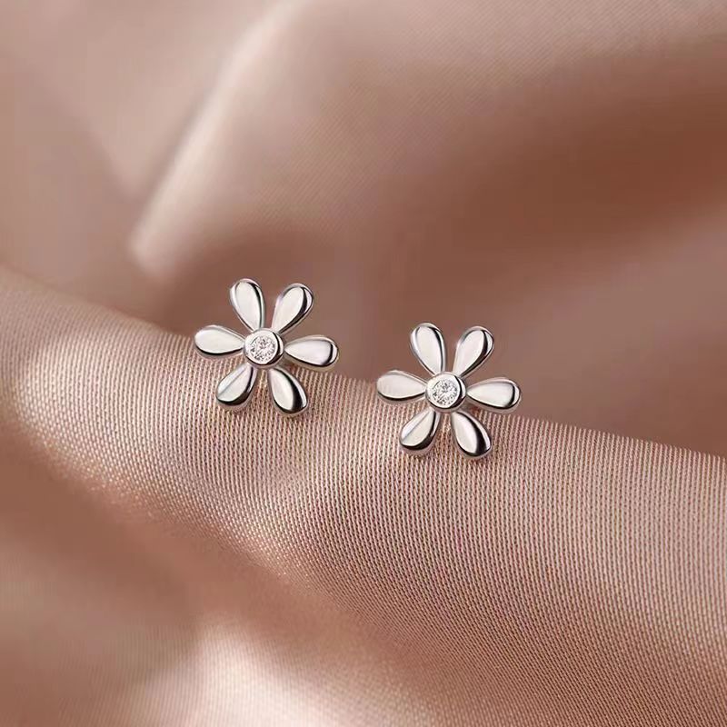 Sterling Silver Diamond Daisy Stud Earrings