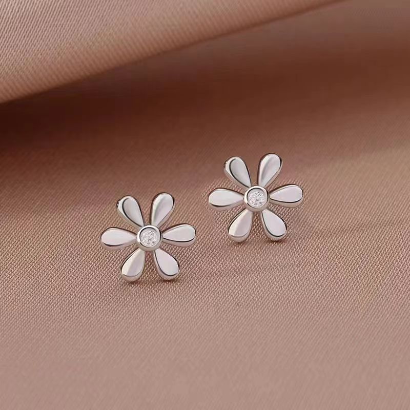 Sterling Silver Diamond Daisy Stud Earrings