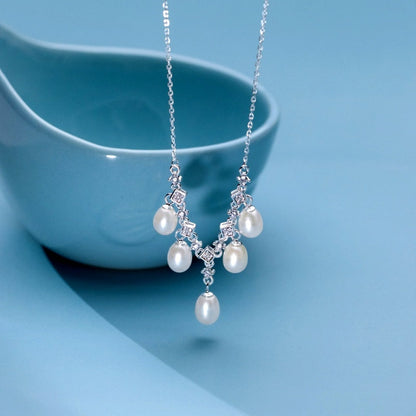 Sterling Silver Luxury Diamond-Set Qurora Pearl Necklaces